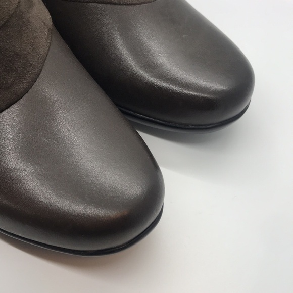 𝅺Clarks Women’s Brown Leather Ankle Booties 6M - Picture 11 of 15